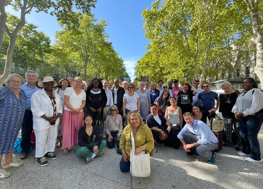 La pasteure Nathalie Chaumet entourée des participants de l'Étoile à l'édition 2025 de l'Assemblée du Désert