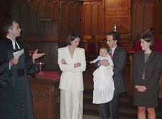 Baptème protestant de bébé dans le temple de l'Etoile à Paris